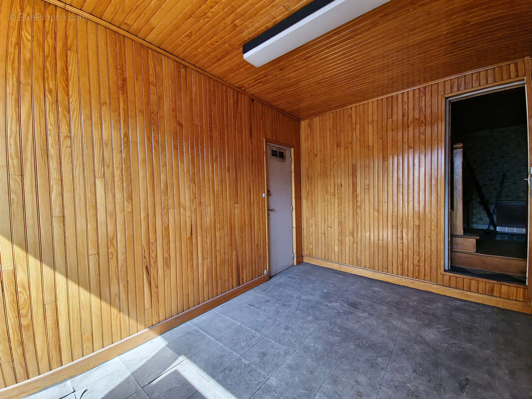 Appartement à VIC-SUR-CERE