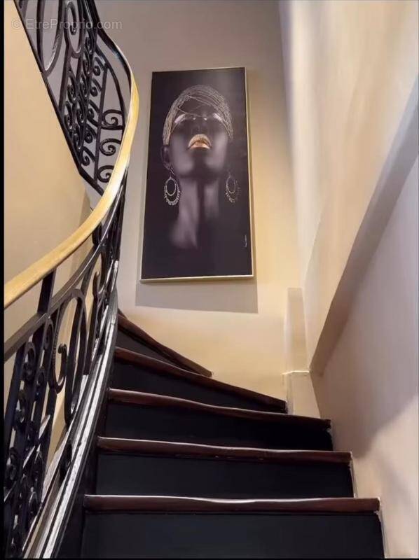 Commerce à PARIS-2E