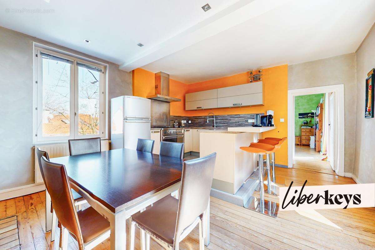 Maison à CHAZAY-D&#039;AZERGUES