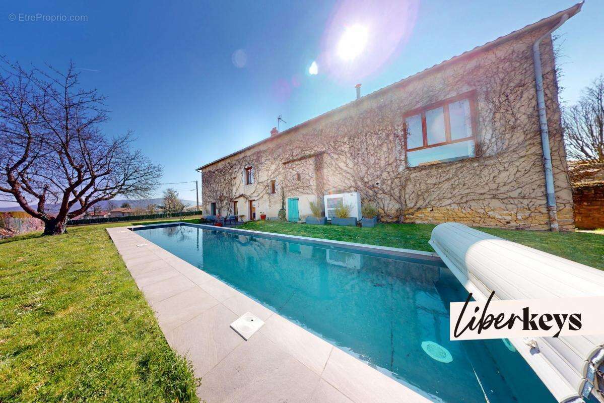 Maison à CHAZAY-D&#039;AZERGUES