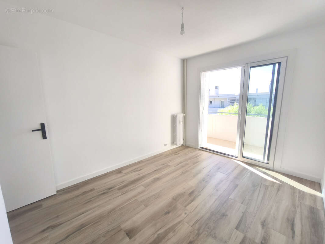 Appartement à LA VALETTE-DU-VAR