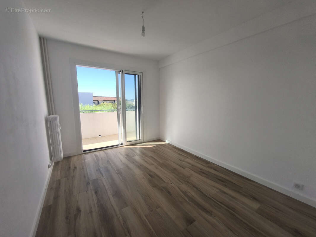 Appartement à LA VALETTE-DU-VAR