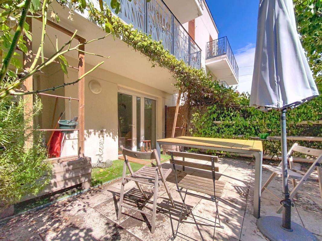 Appartement à VOISINS-LE-BRETONNEUX