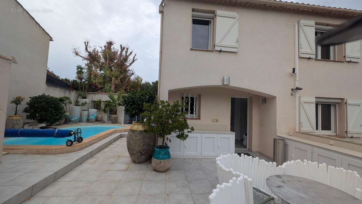 Maison à SIX-FOURS-LES-PLAGES