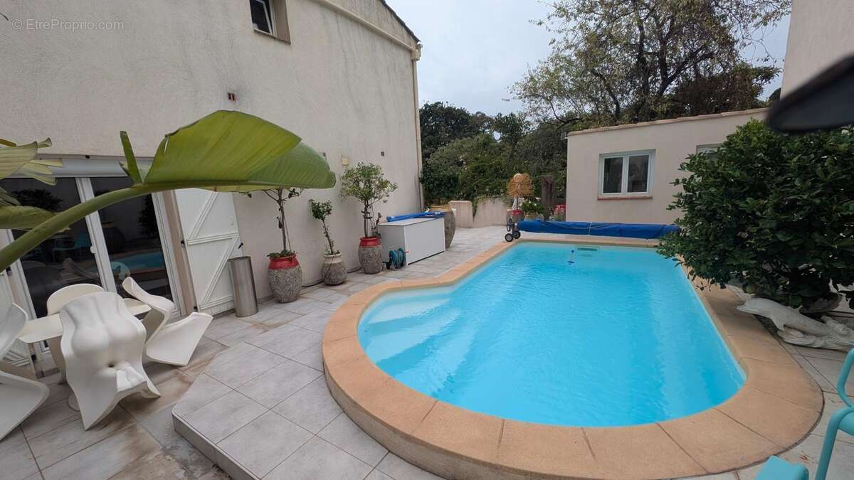 Maison à SIX-FOURS-LES-PLAGES