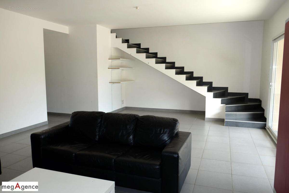 Appartement à SAINT-GERMAIN-LES-VERGNES