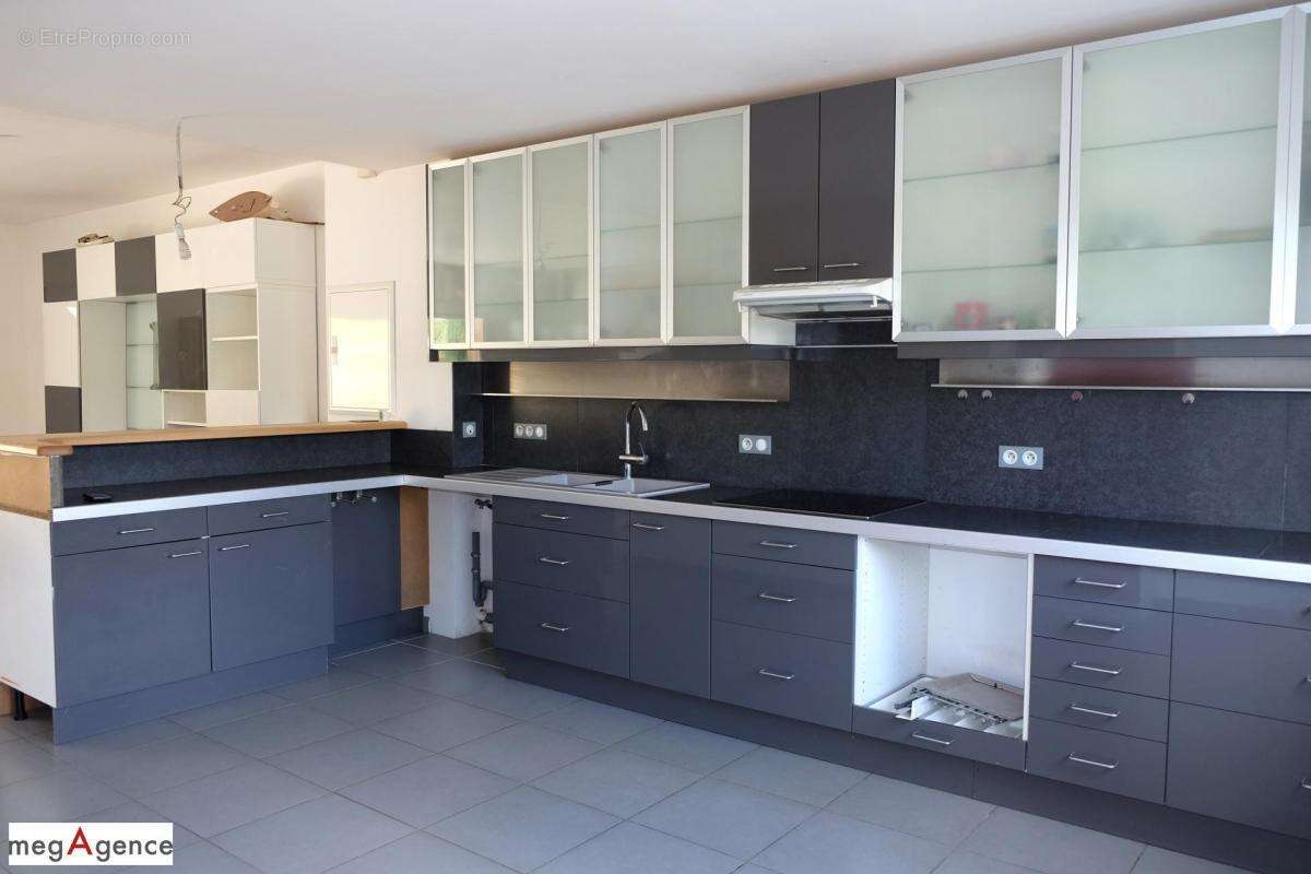 Appartement à SAINT-GERMAIN-LES-VERGNES