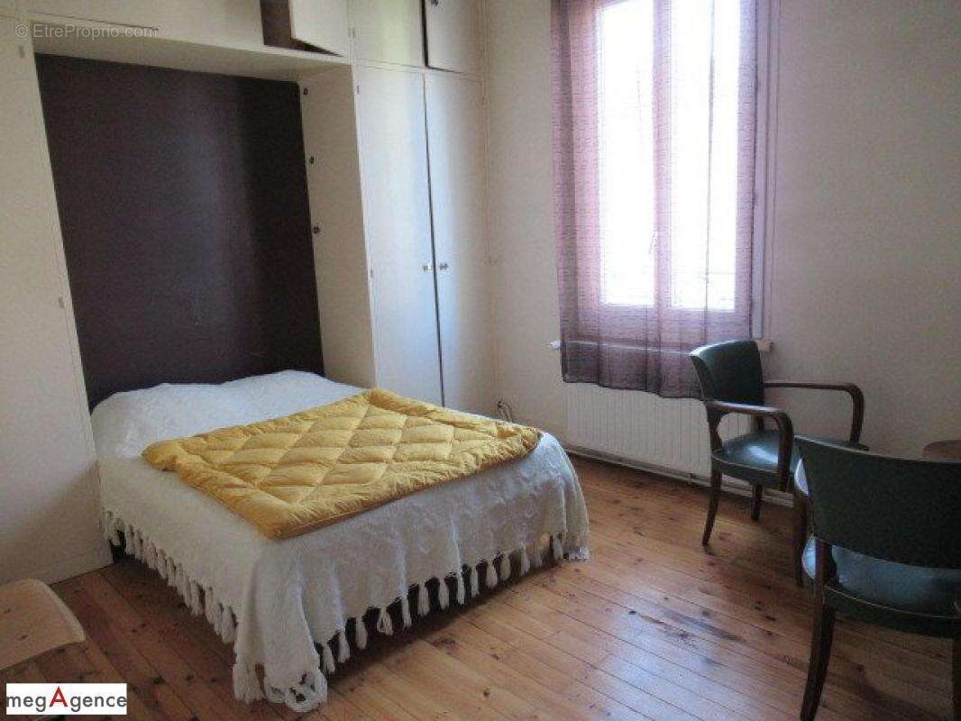 Maison à SAINT-YORRE