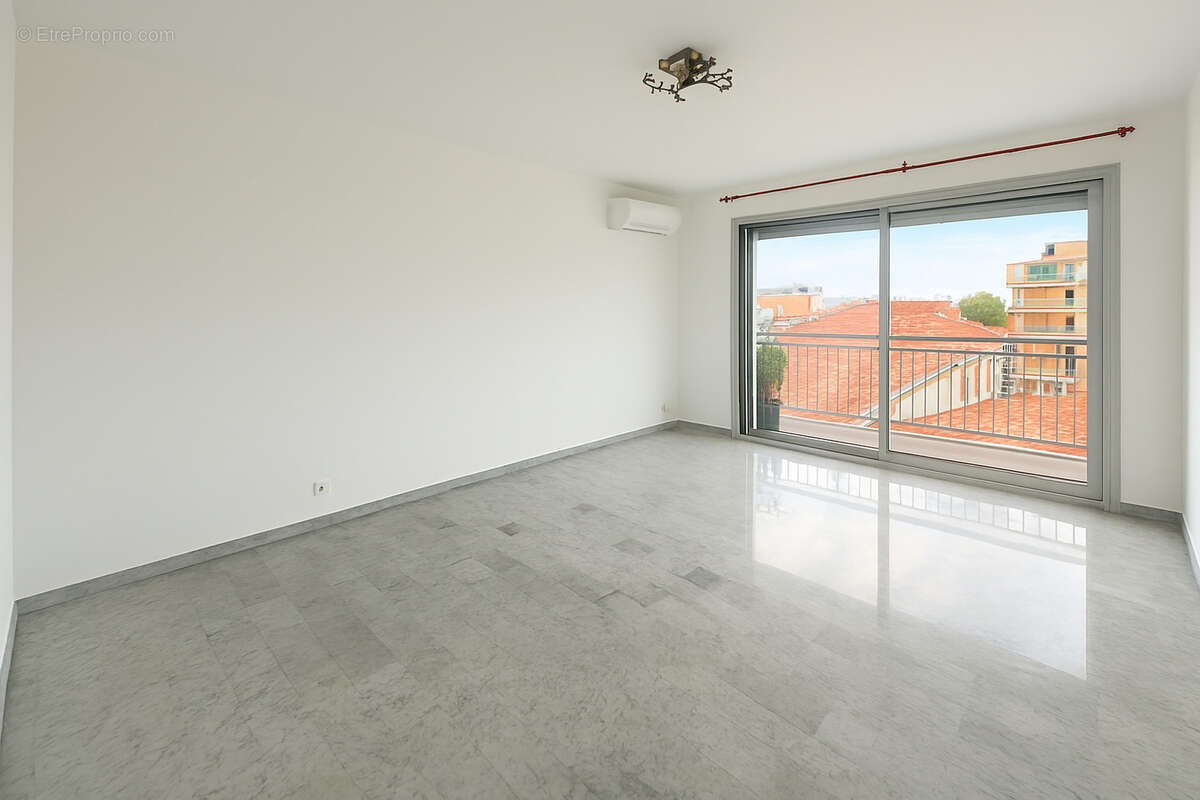 Appartement à ROQUEBRUNE-CAP-MARTIN