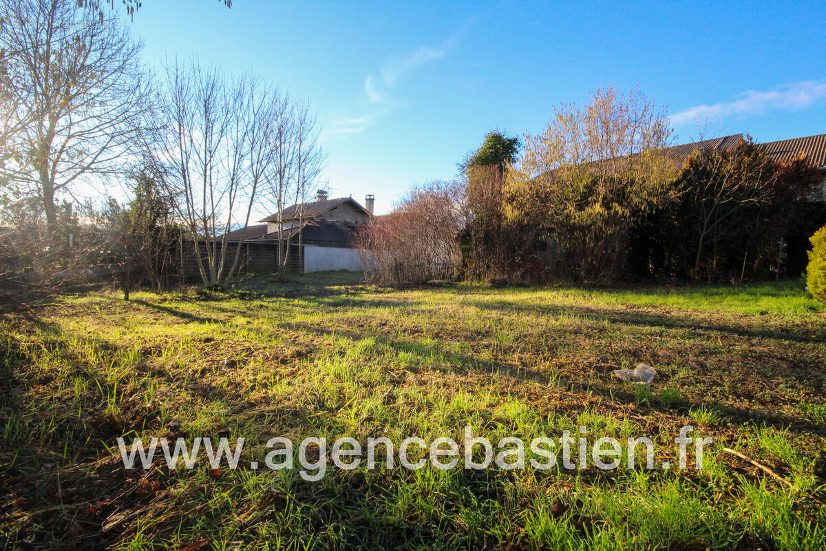 Terrain à VERSONNEX