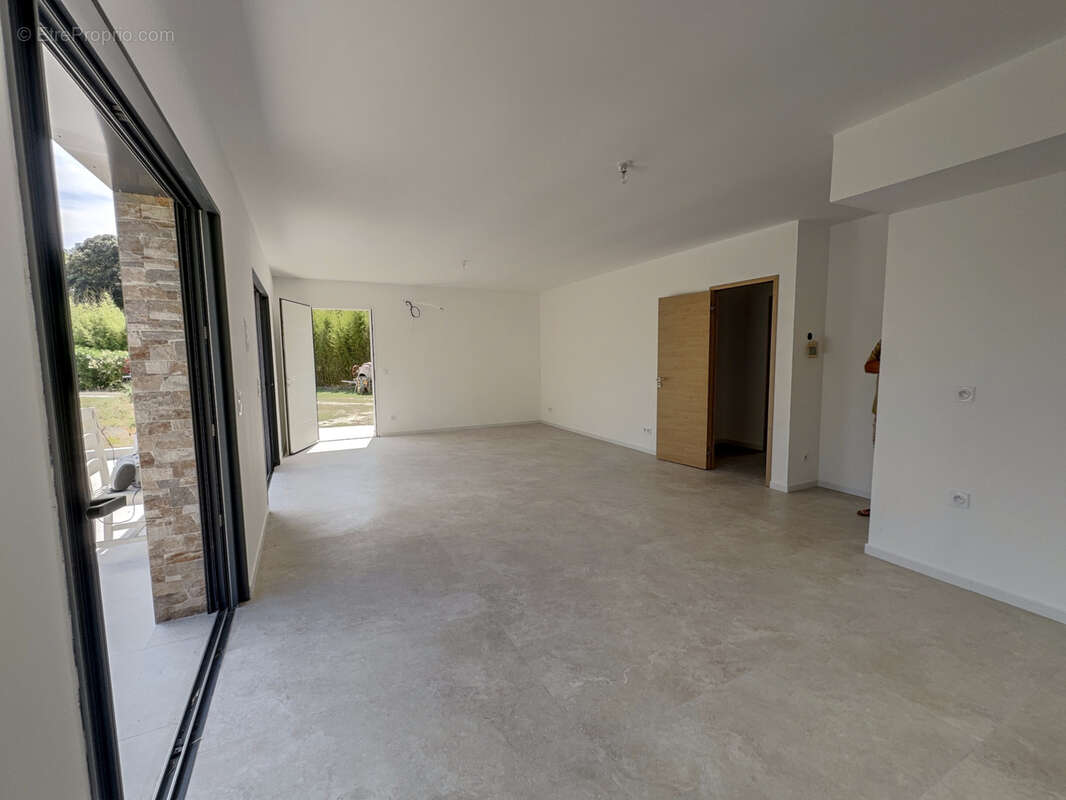 Maison à SANTA-MARIA-POGGIO