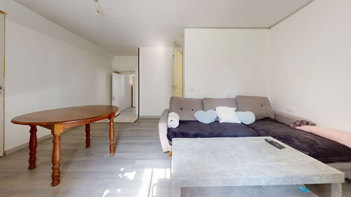 Maison à COURCHAPON