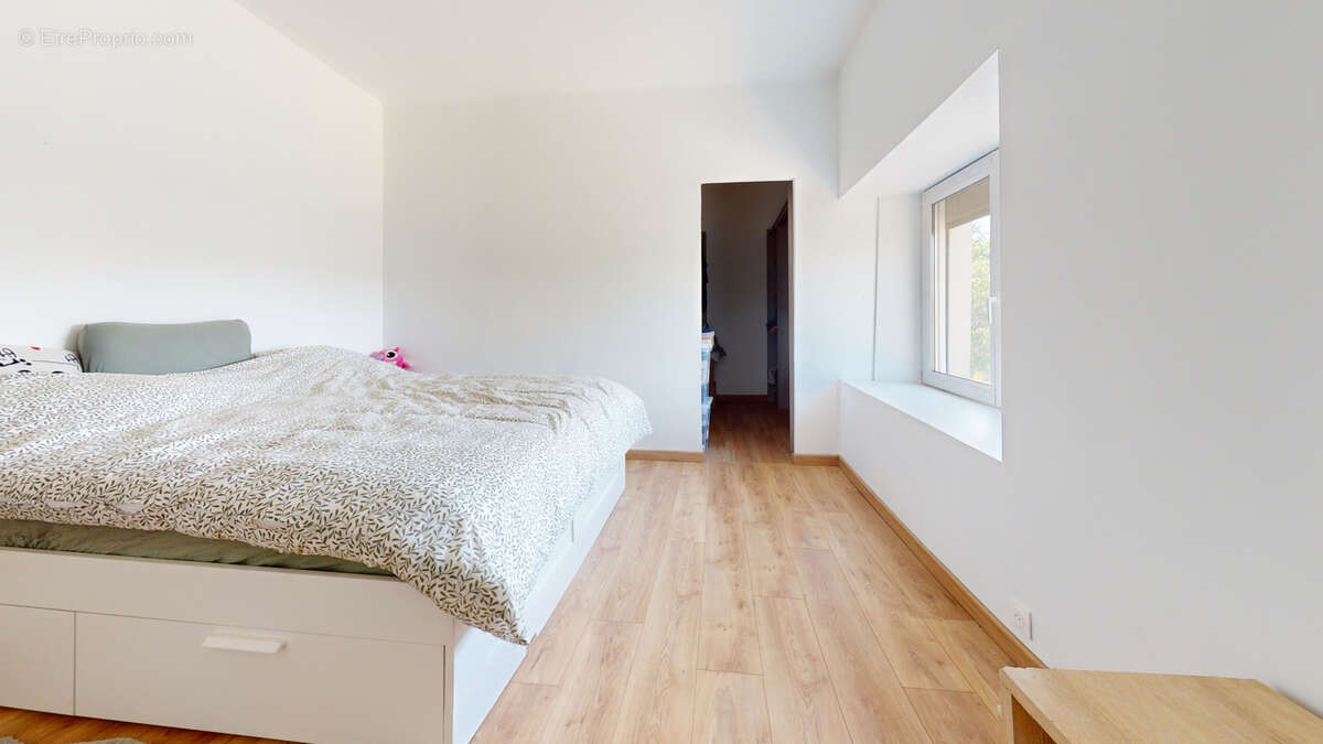 Maison à COURCHAPON