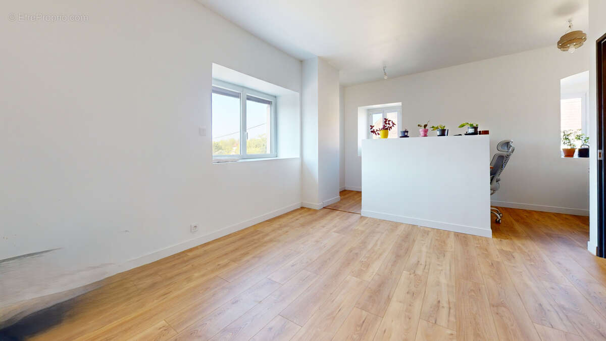 Maison à COURCHAPON