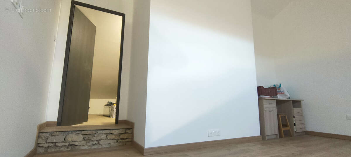 Maison à COURCHAPON