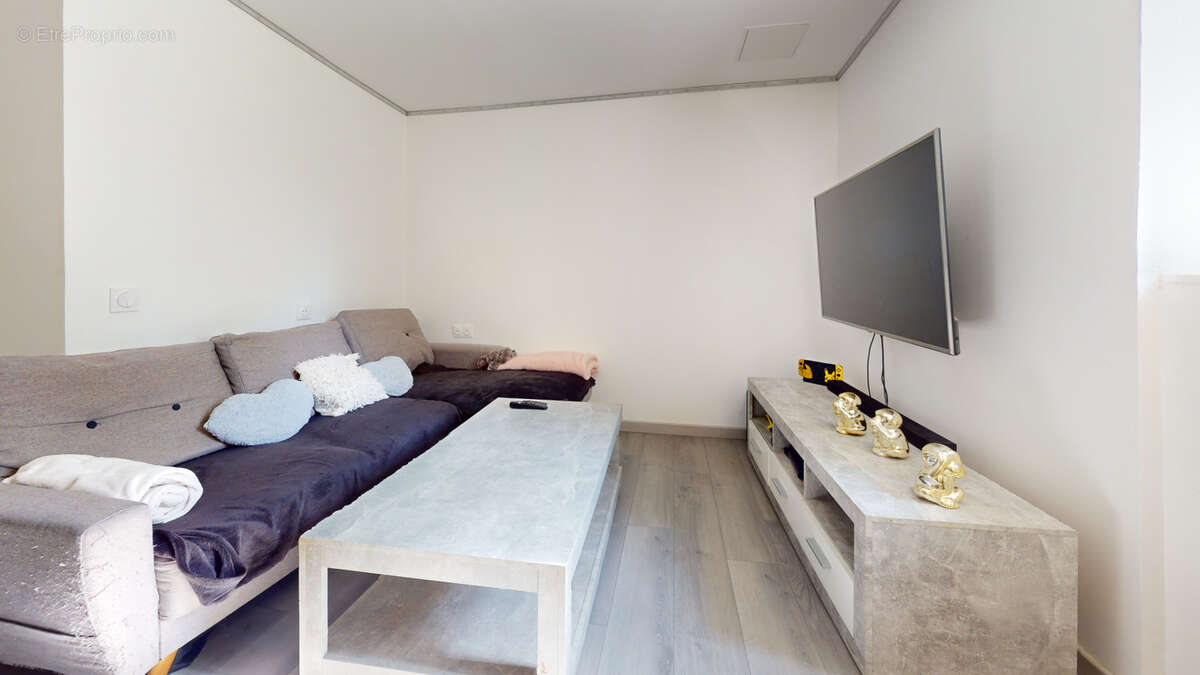 Maison à COURCHAPON