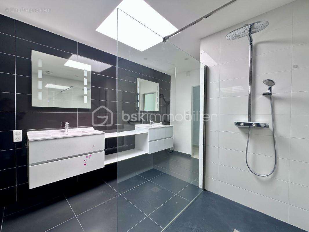 Maison à L&#039;ETANG-LA-VILLE