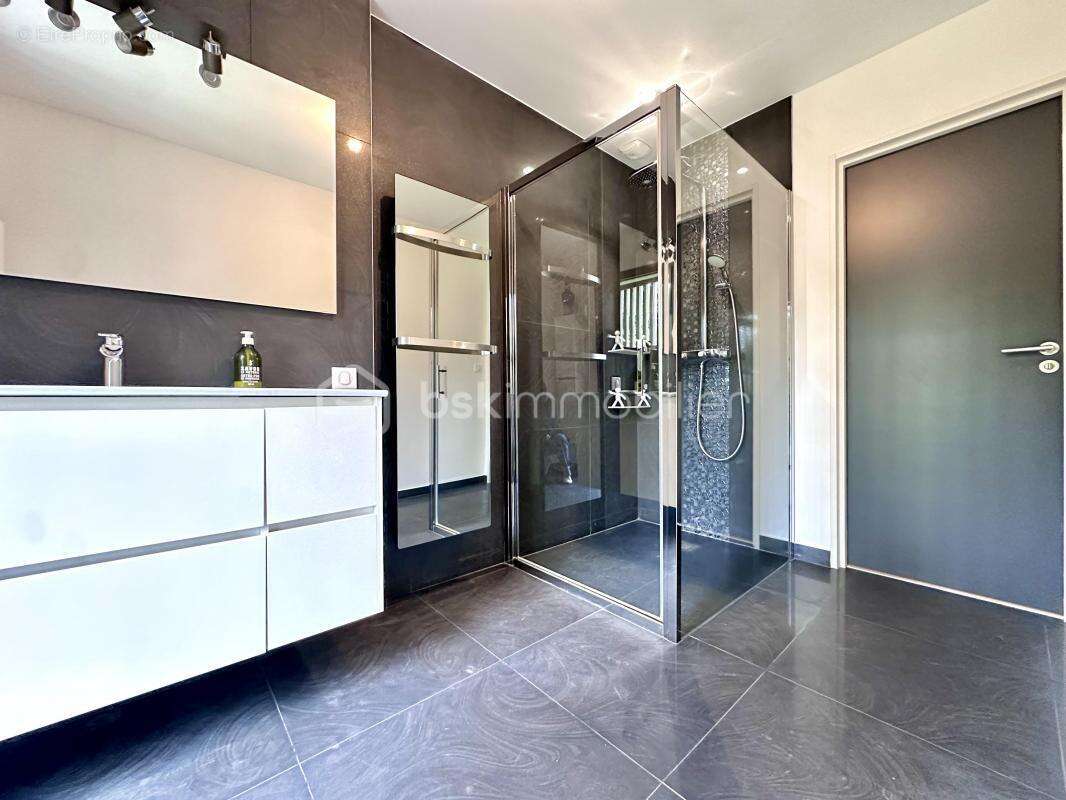 Maison à L&#039;ETANG-LA-VILLE