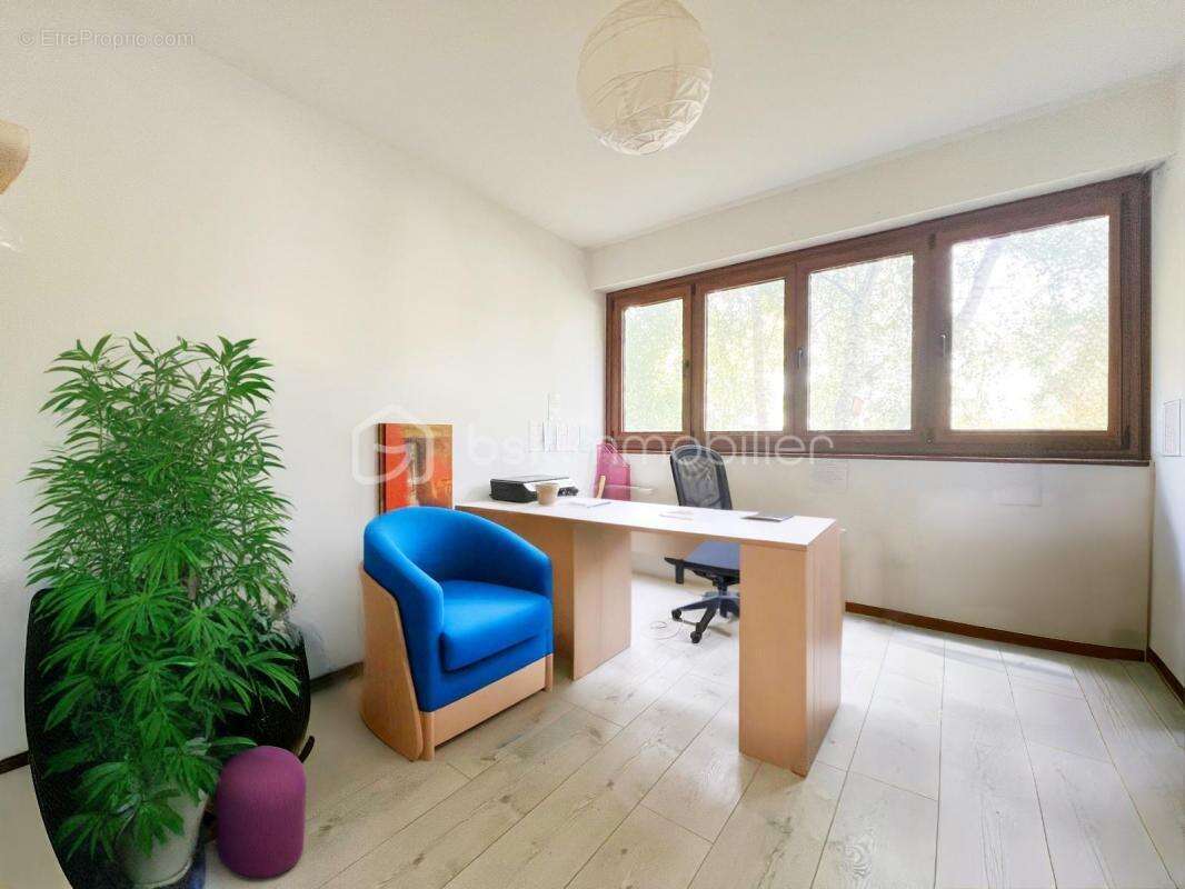 Appartement à LA CELLE-SAINT-CLOUD