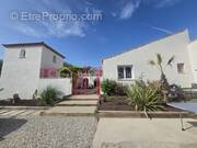 Maison à VIC-LA-GARDIOLE