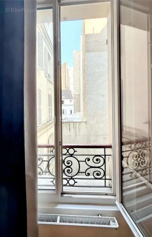 Appartement à PARIS-14E
