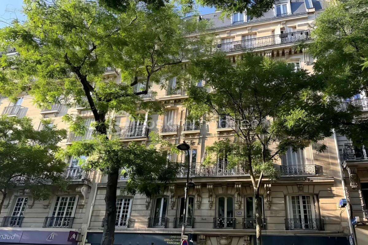 Appartement à PARIS-14E