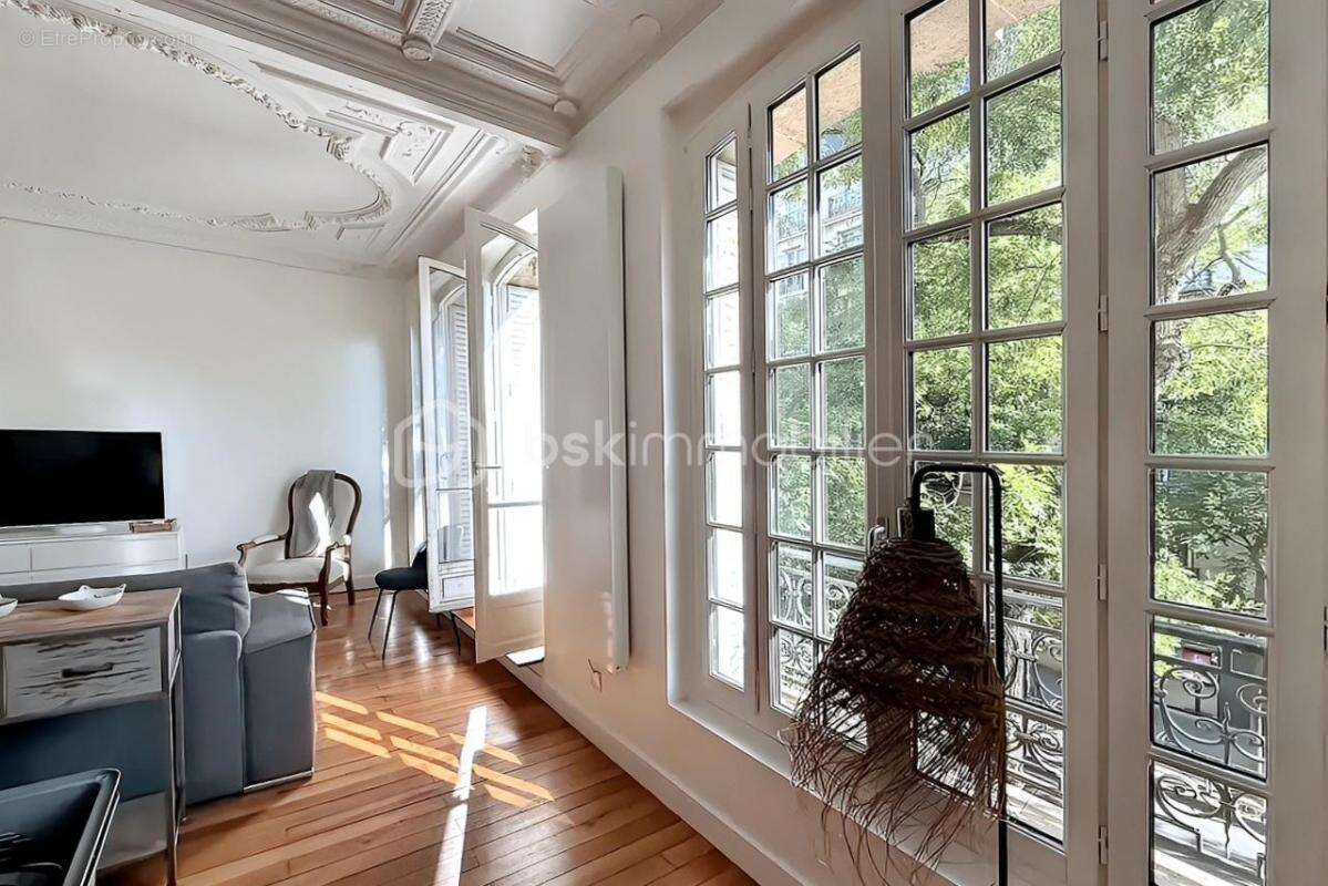Appartement à PARIS-14E