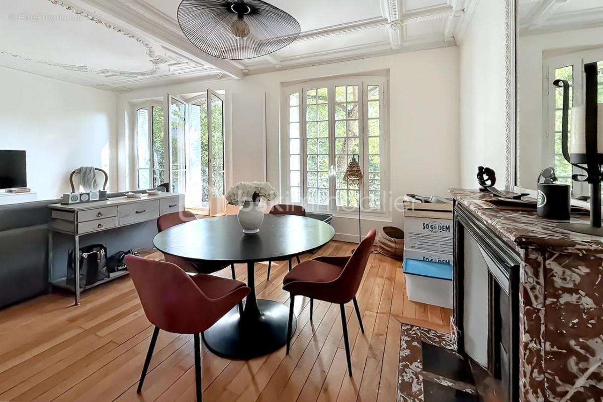 Appartement à PARIS-14E