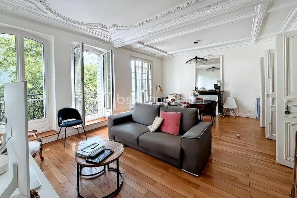 Appartement à PARIS-14E