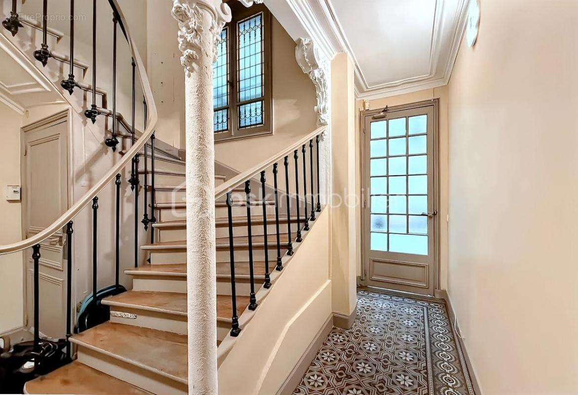 Appartement à PARIS-14E