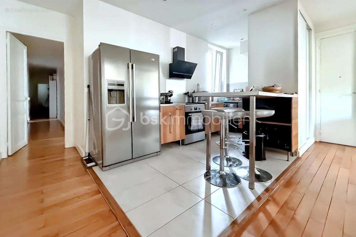Appartement à PARIS-14E