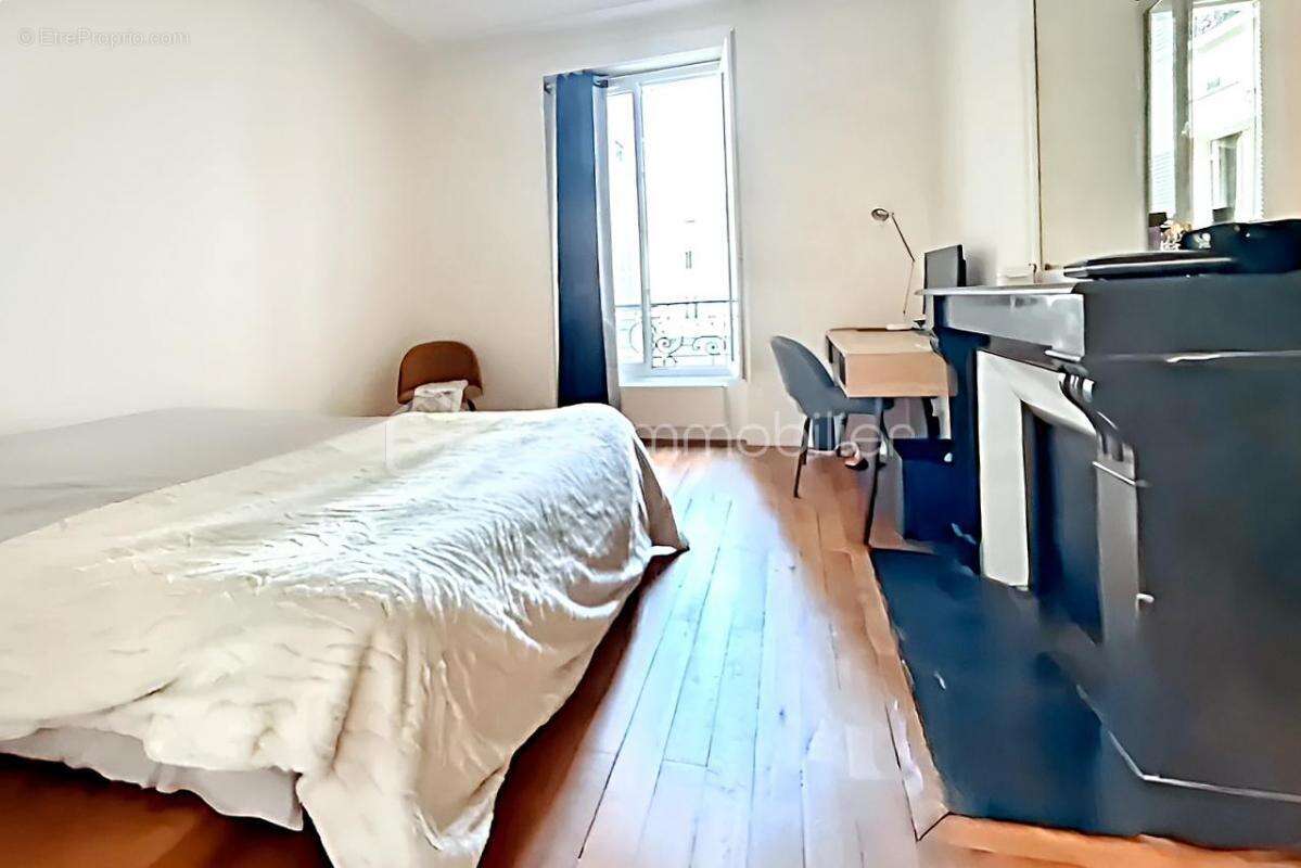 Appartement à PARIS-14E