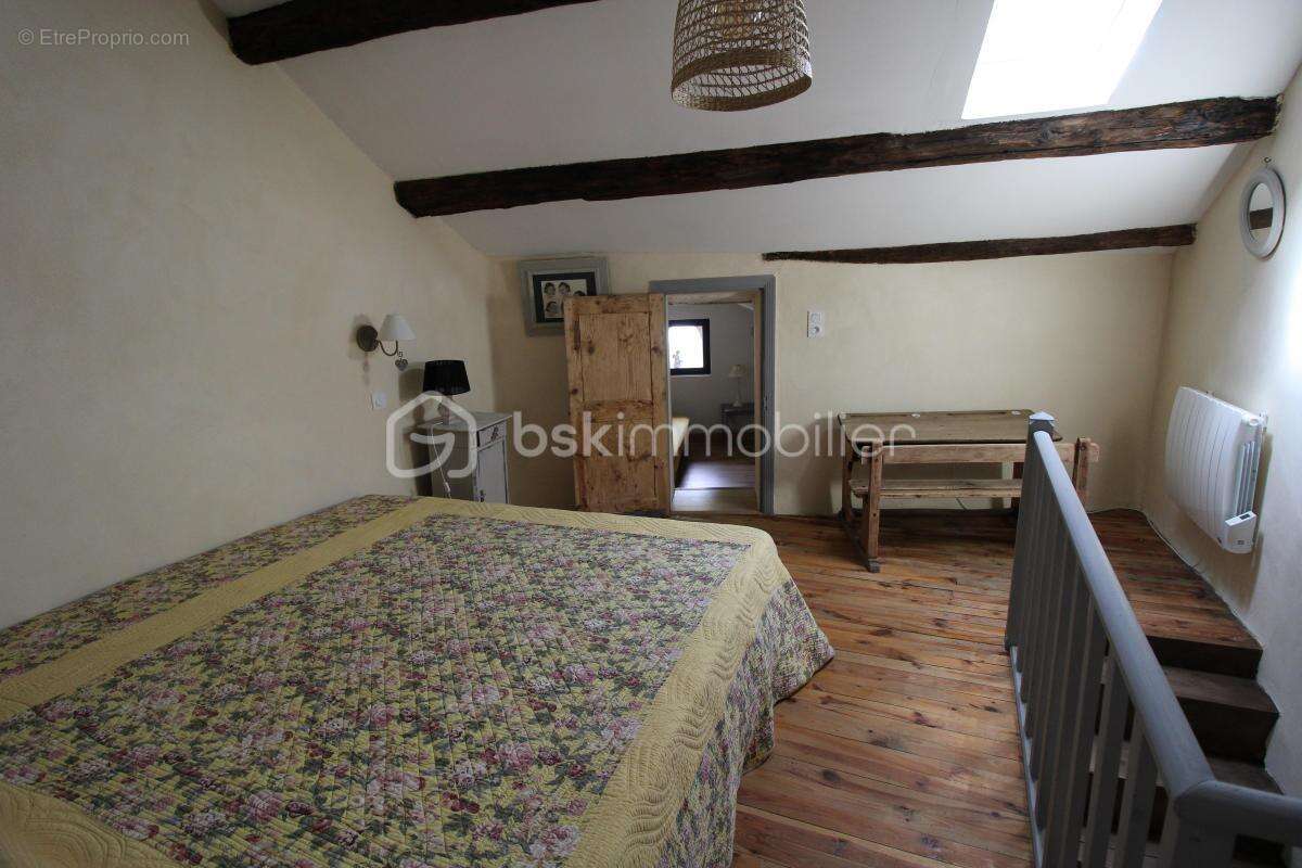 Maison à SAINT-JEAN-DU-BRUEL