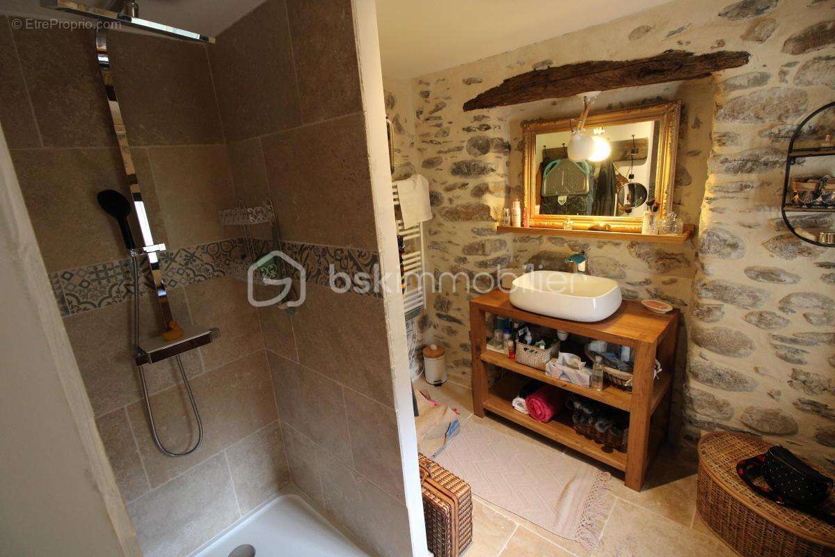 Maison à SAINT-JEAN-DU-BRUEL