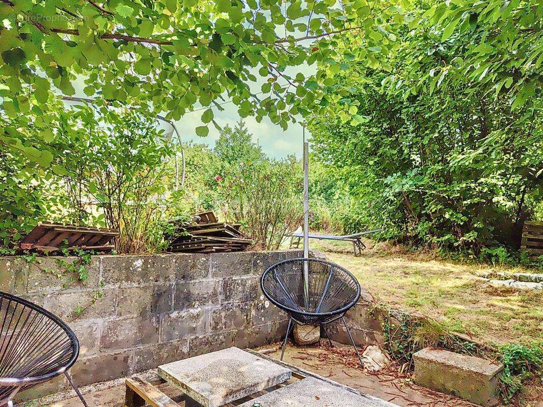 Maison à SAINT-ETIENNE-EN-COGLES