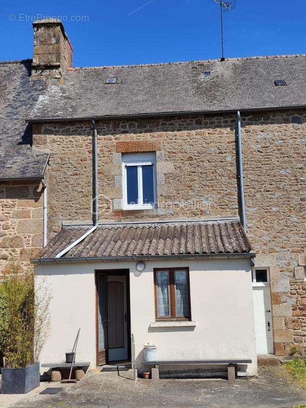 Maison à SAINT-BRICE-EN-COGLES