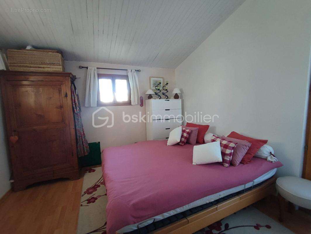 Maison à SAINT-REMEZE