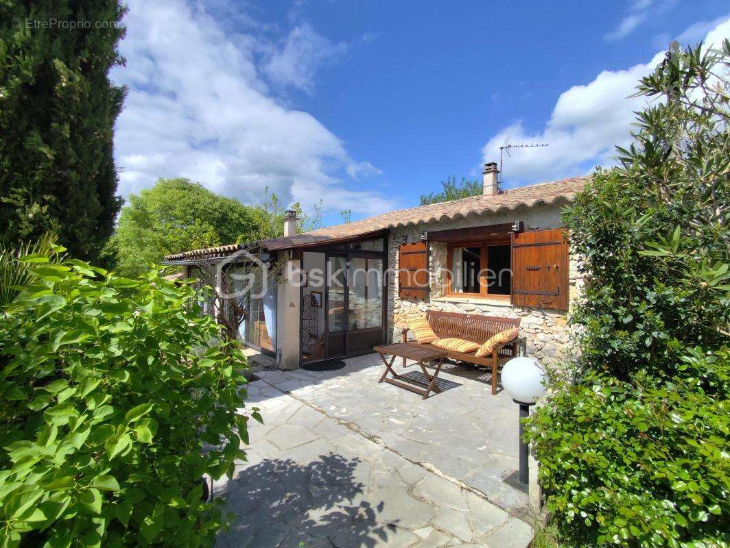 Maison à SAINT-REMEZE