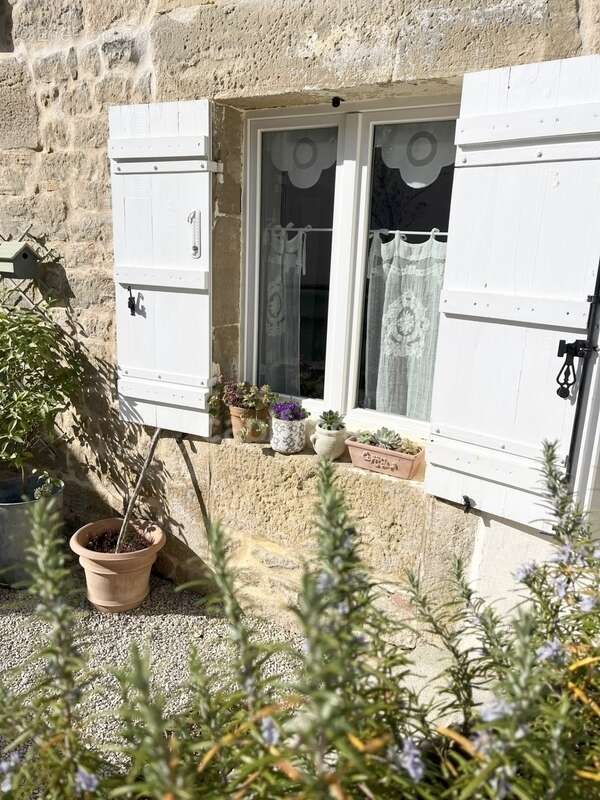 Maison à BADEFOLS-D&#039;ANS