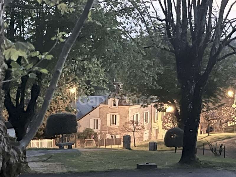 Maison à BADEFOLS-D&#039;ANS