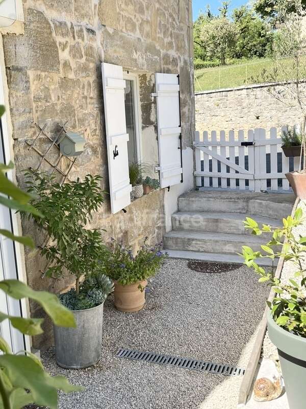 Maison à BADEFOLS-D&#039;ANS