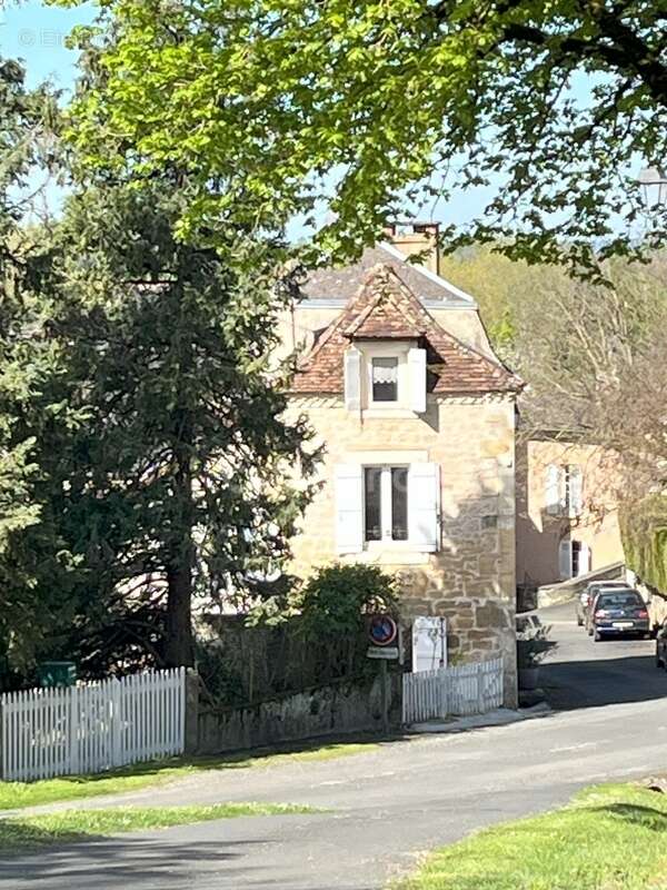 Maison à BADEFOLS-D&#039;ANS