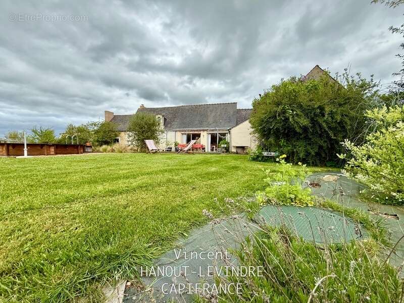 Maison à SOULAIRE-ET-BOURG