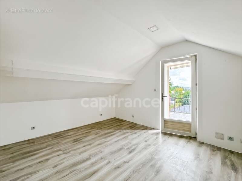 Maison à MOULINS-ENGILBERT