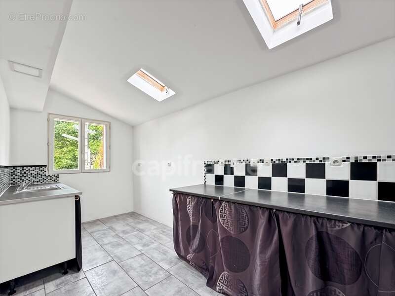 Maison à MOULINS-ENGILBERT