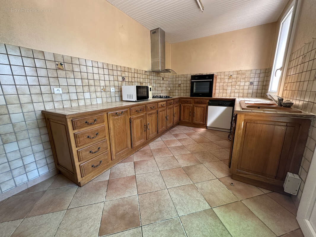 Maison à LA ROCHE-CHALAIS