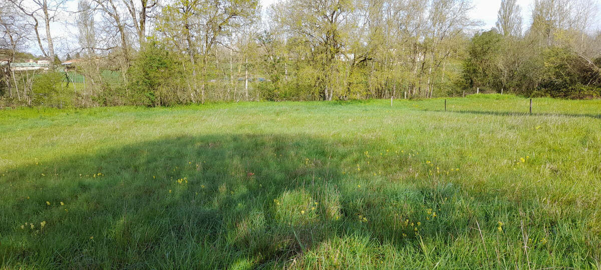 Maison à LA CHAPELLE-GRESIGNAC