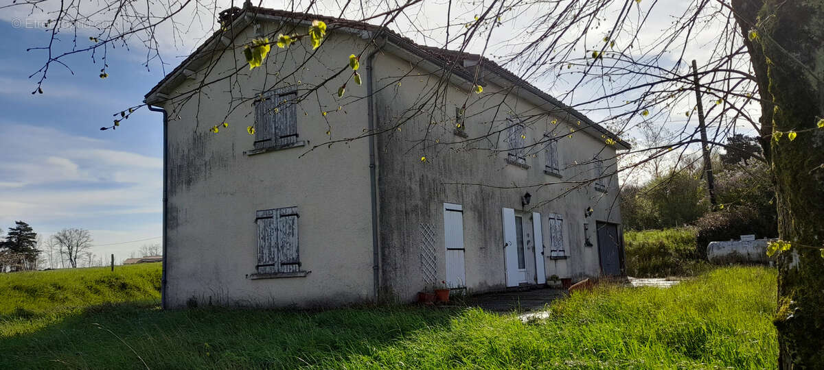 Maison à LA CHAPELLE-GRESIGNAC