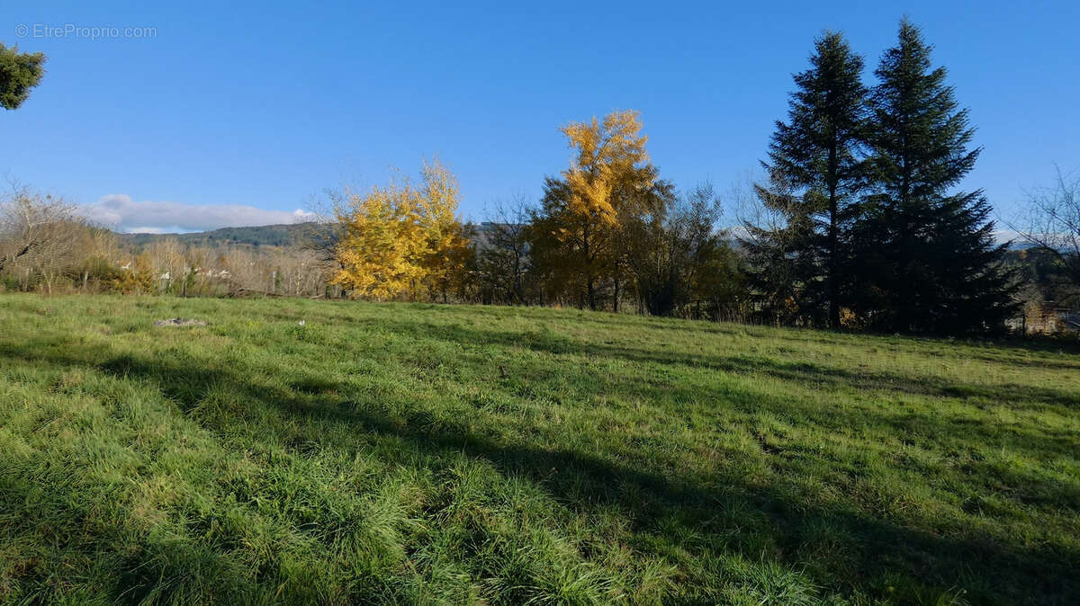 Maison à AUGEROLLES