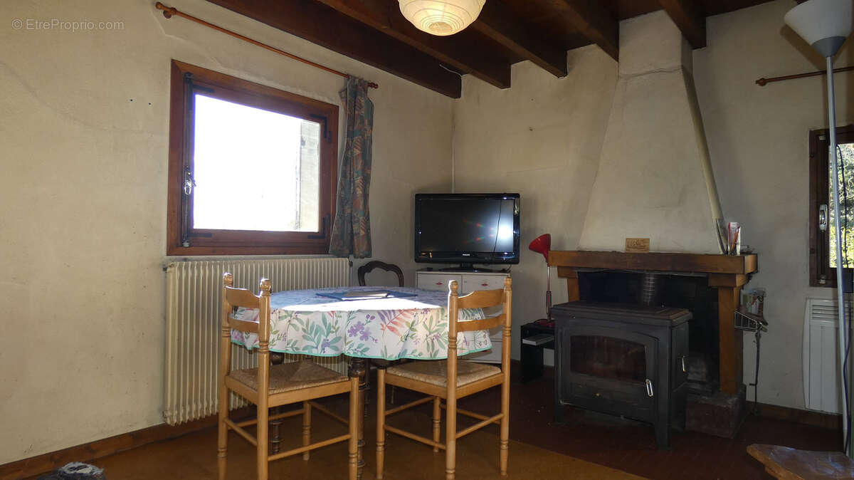 Maison à AUGEROLLES